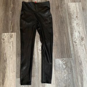 Womens Spanx medium petite faux leather texture black leggings